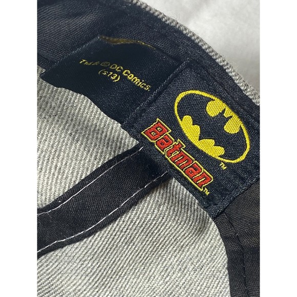Batman Flat Bill Snapback Hat Cap Gray Yellow Black - Picture 4 of 4